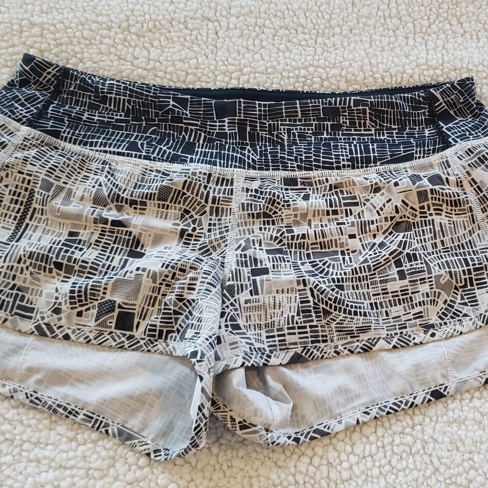 Lululemon Seawheeze 2016 Speed Shorts 'Street Maps' size 8 Grid Map